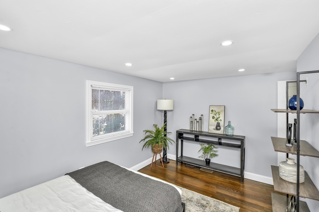 36 Dietz Road Boston, MA 02136 - Photo 21 of 31 a living room with furniture and a potted plant
