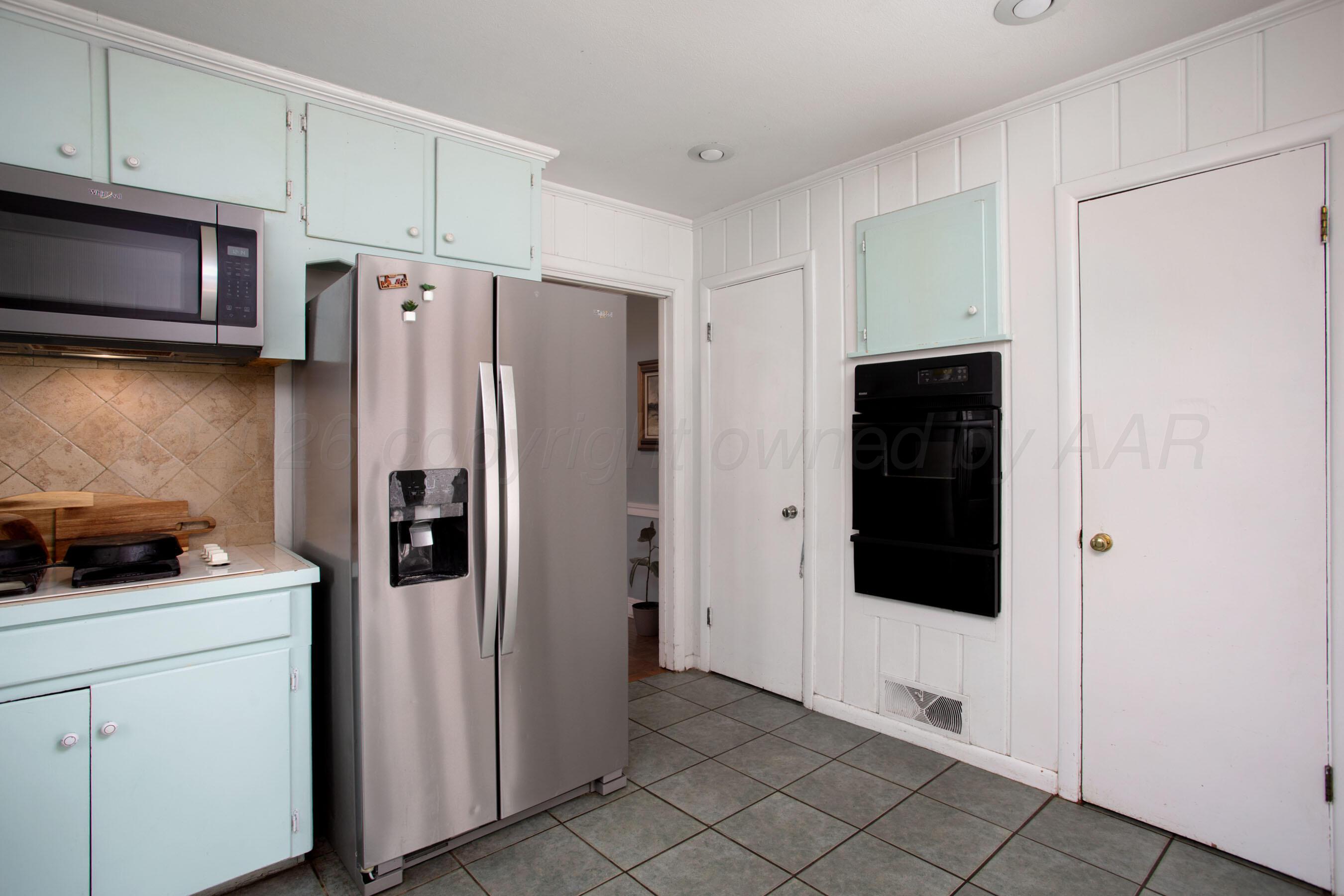 2613 Mockingbird Lane Amarillo, TX 79109 - Photo 11 of 29 Kitchen