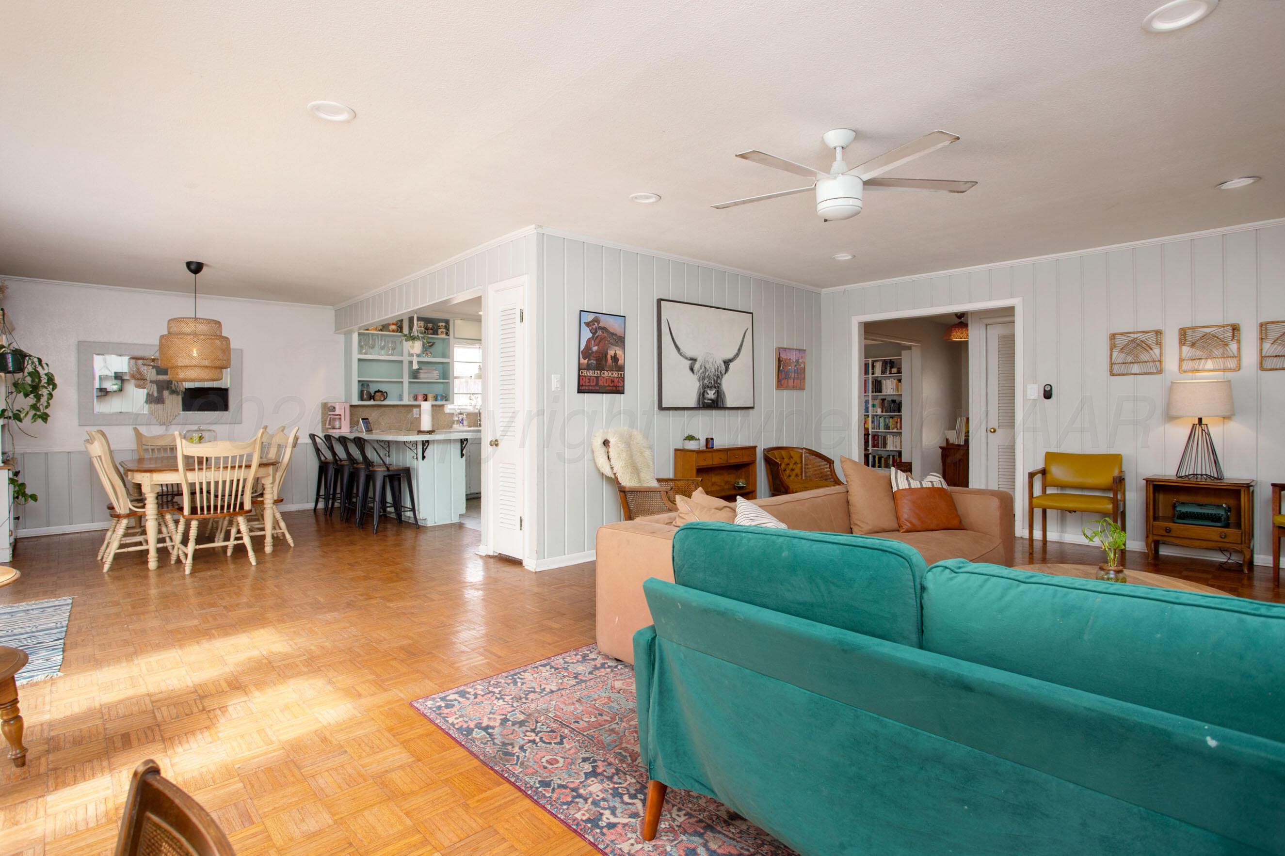 2613 Mockingbird Lane Amarillo, TX 79109 - Photo 5 of 29 Living Room