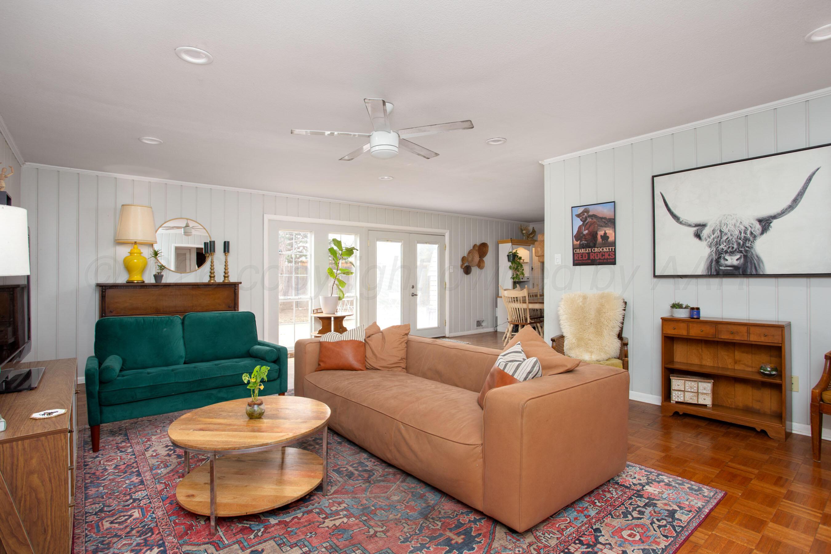 2613 Mockingbird Lane Amarillo, TX 79109 - Photo 6 of 29 Living Room
