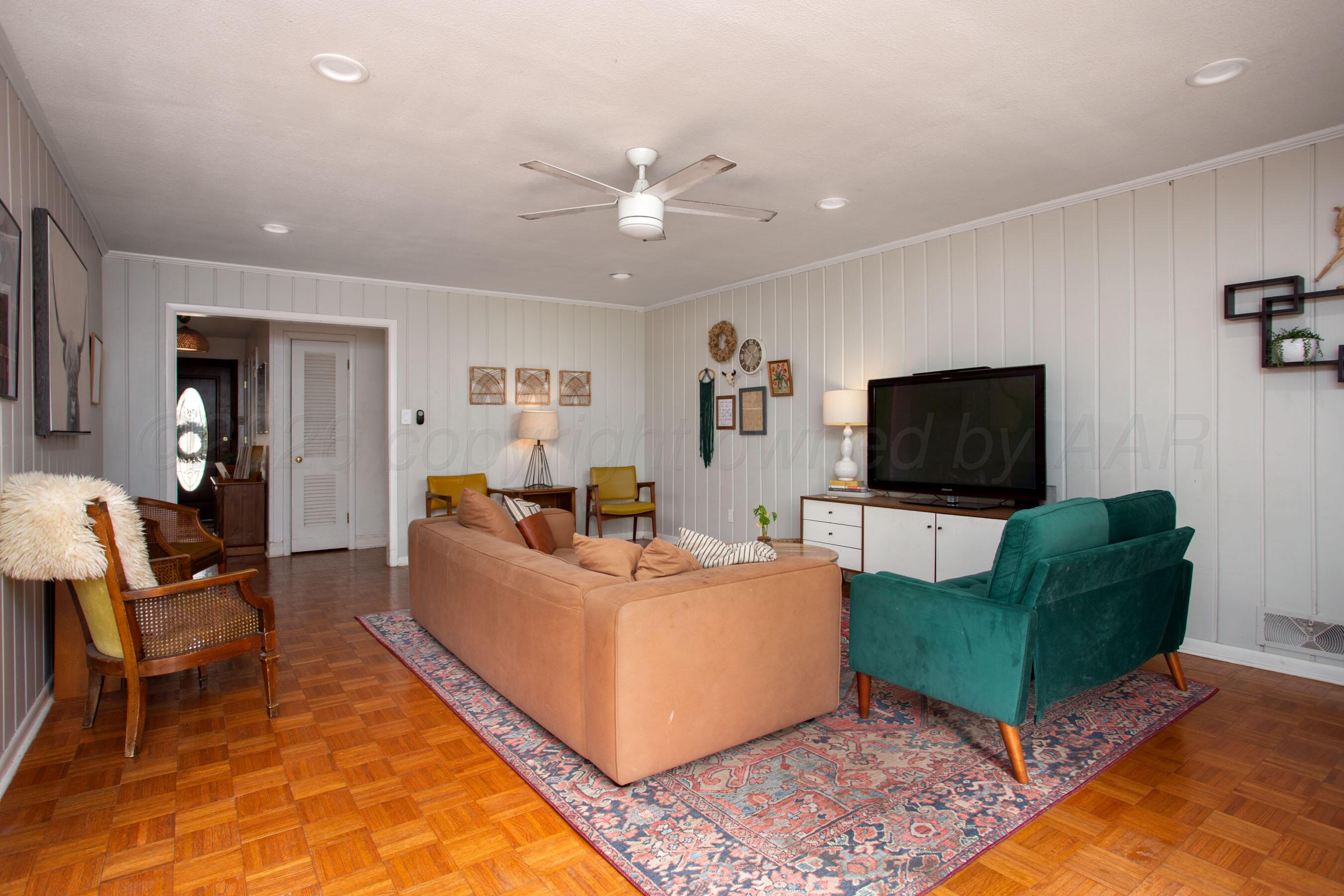2613 Mockingbird Lane Amarillo, TX 79109 - Photo 7 of 29 Living Room