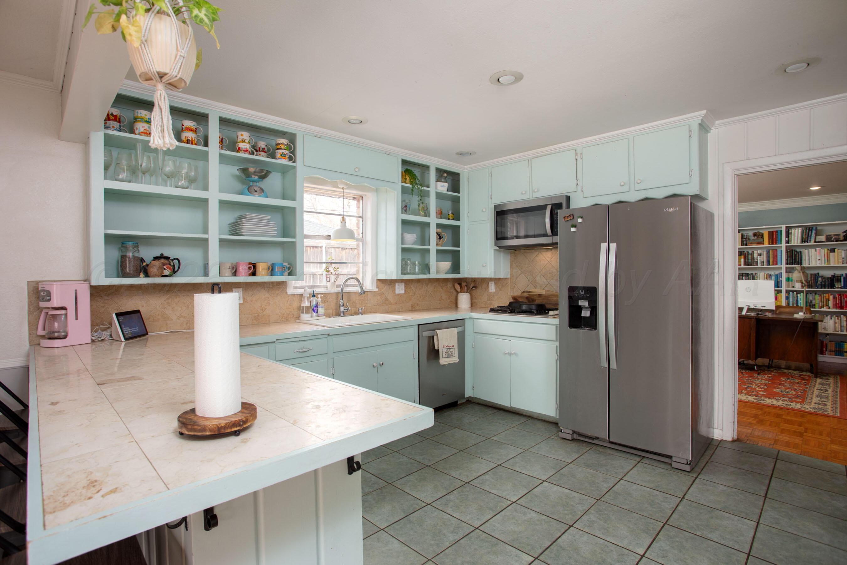 2613 Mockingbird Lane Amarillo, TX 79109 - Photo 10 of 29 Kitchen