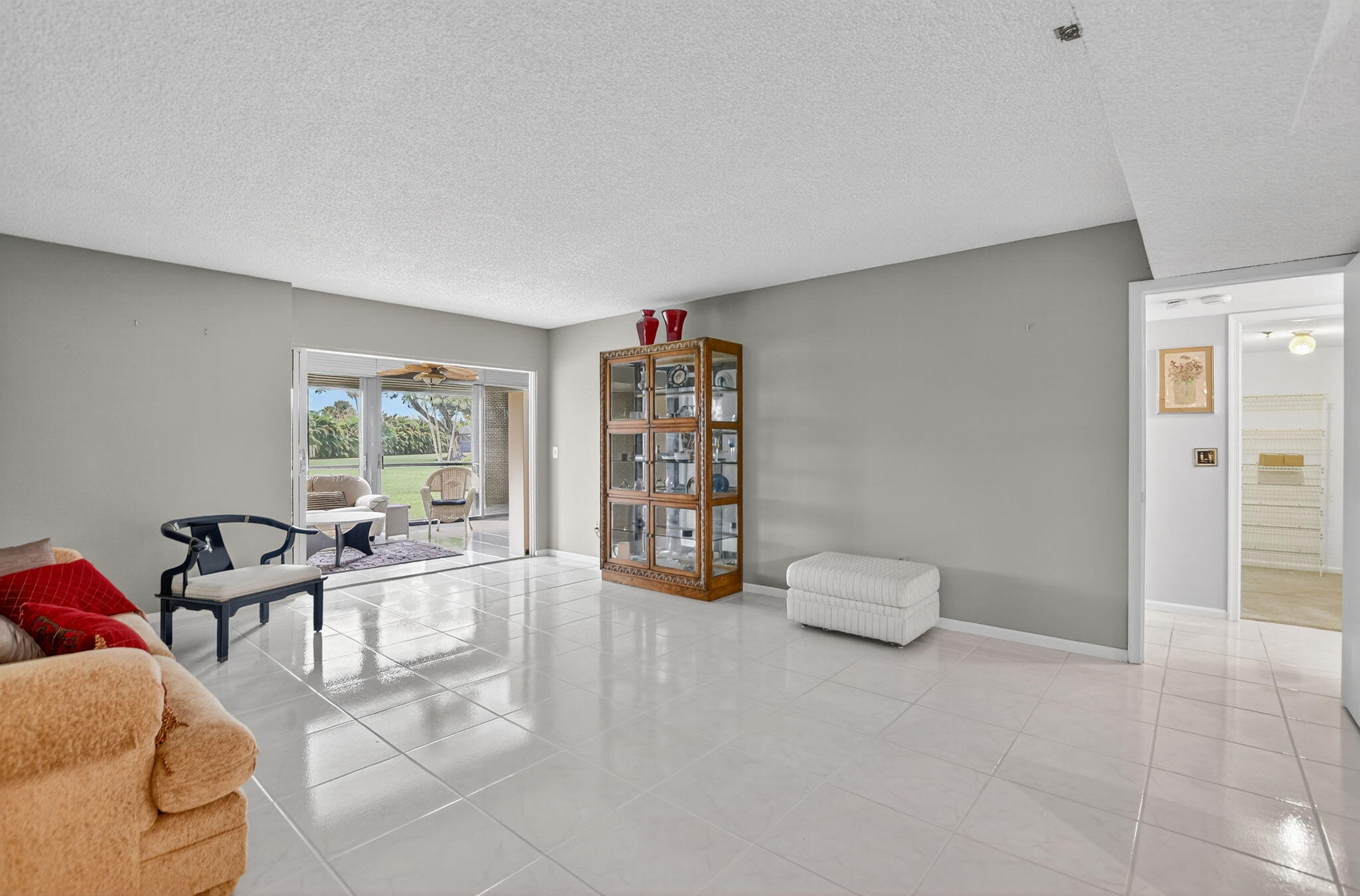 9170 Southwest 14th Street, Unit 4105 Boca Raton, FL 33428 - Photo 10 of 40 Living area