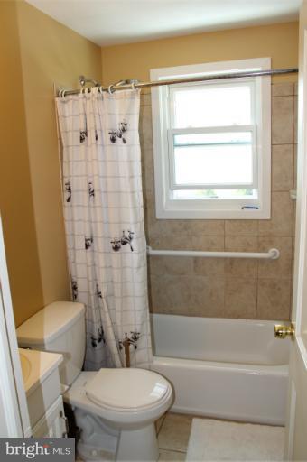 82 South Hawthorne Road Baltimore, MD 21220 - Photo 15 of 18 Bath