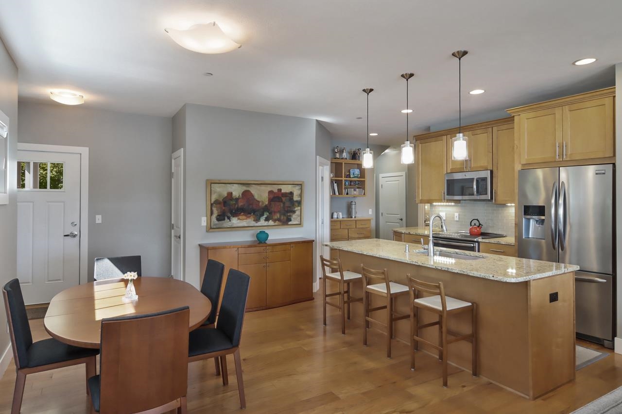 991 Lake Ridge Drive Traverse City, MI 49684 - Photo 20 of 65 1915834-19.JPG