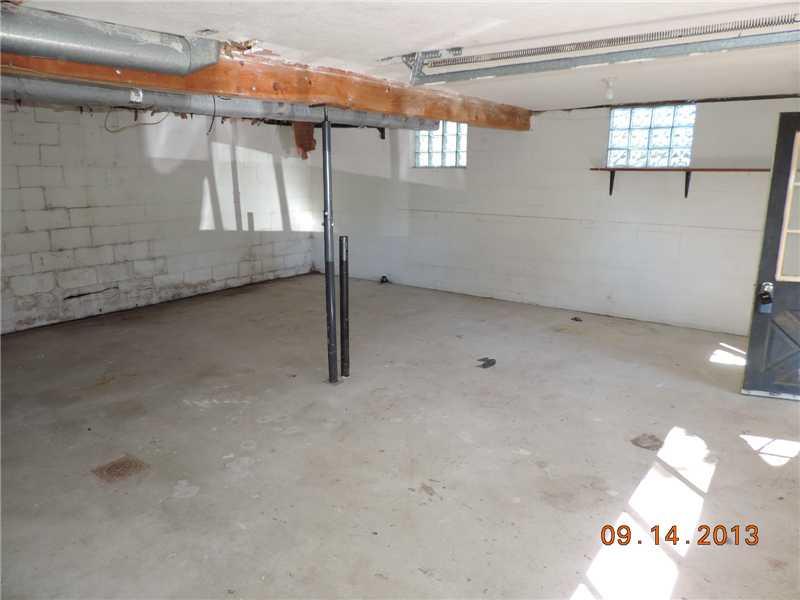 170 Ridgewood Road Pittsburgh, PA 15237 - Photo 13 of 13 Parking Lot/Garage. Lots of room in the garages
