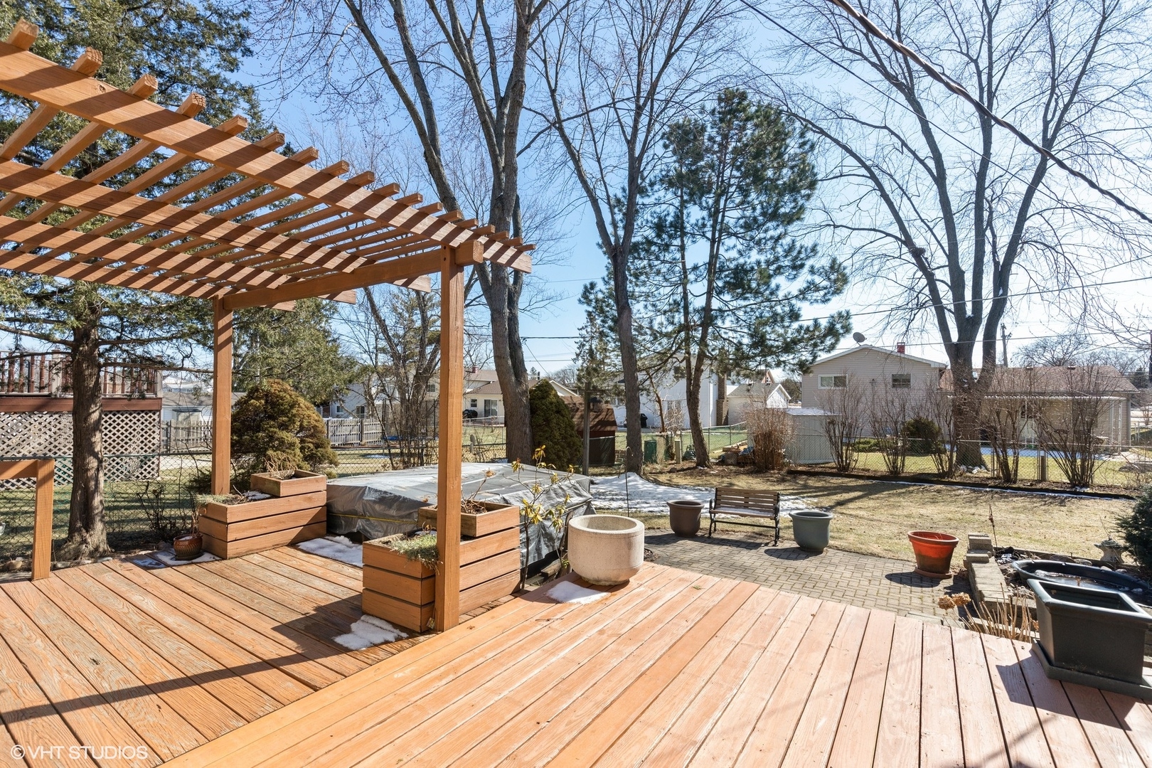 355 Chenault Road Buffalo Grove, IL 60089 - Photo 23 of 26 a view of outdoor space with seating space