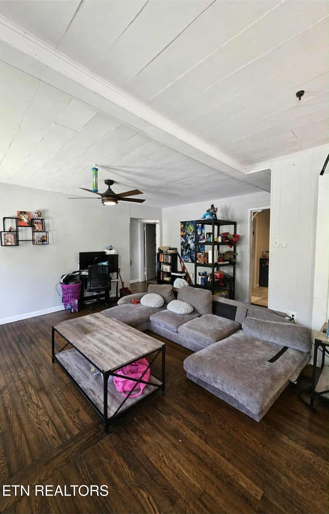 110 Love Road Sevierville, TN 37862 - Photo 4 of 18 livingroom 2