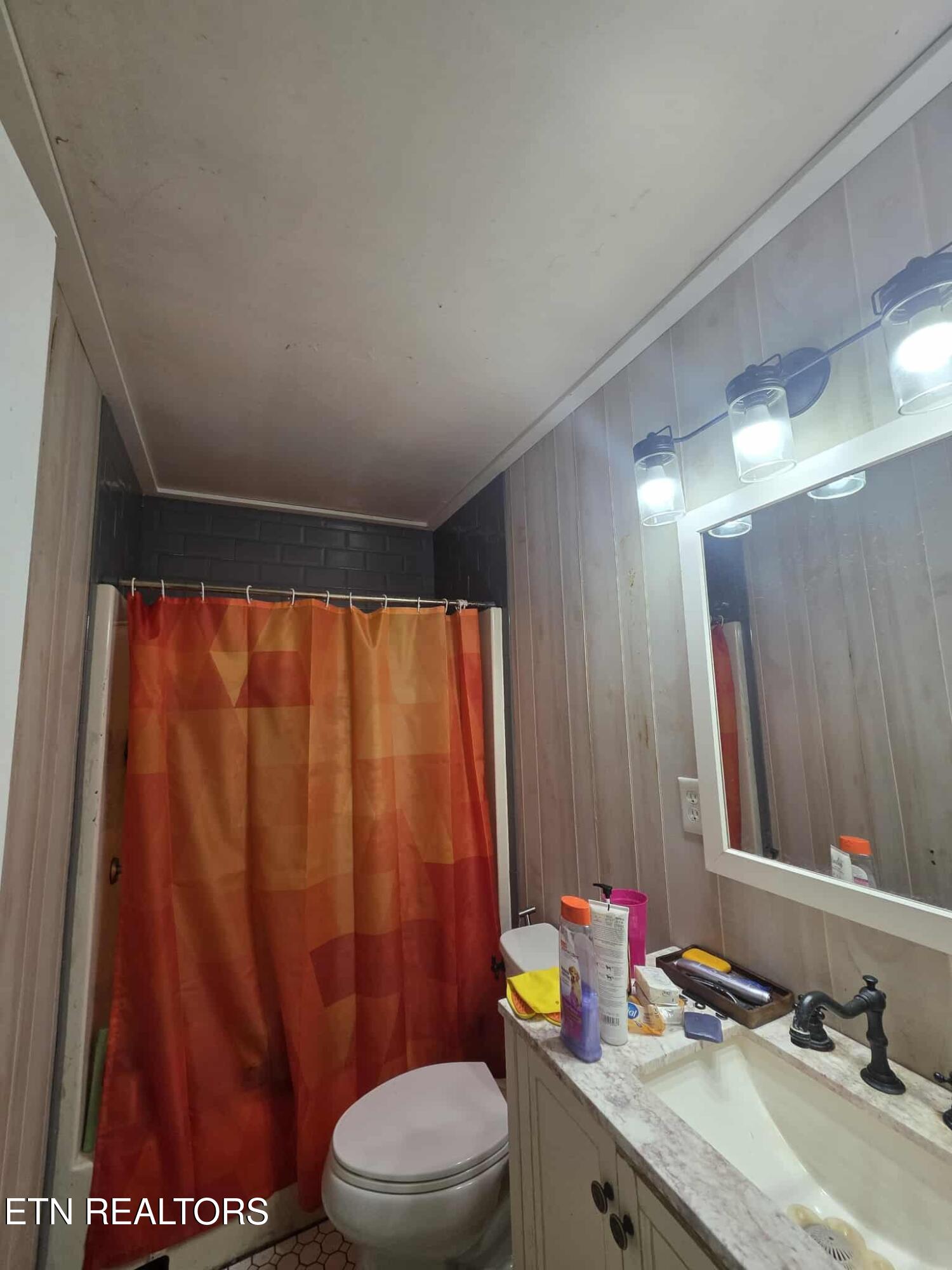 110 Love Road Sevierville, TN 37862 - Photo 7 of 18 bathroom