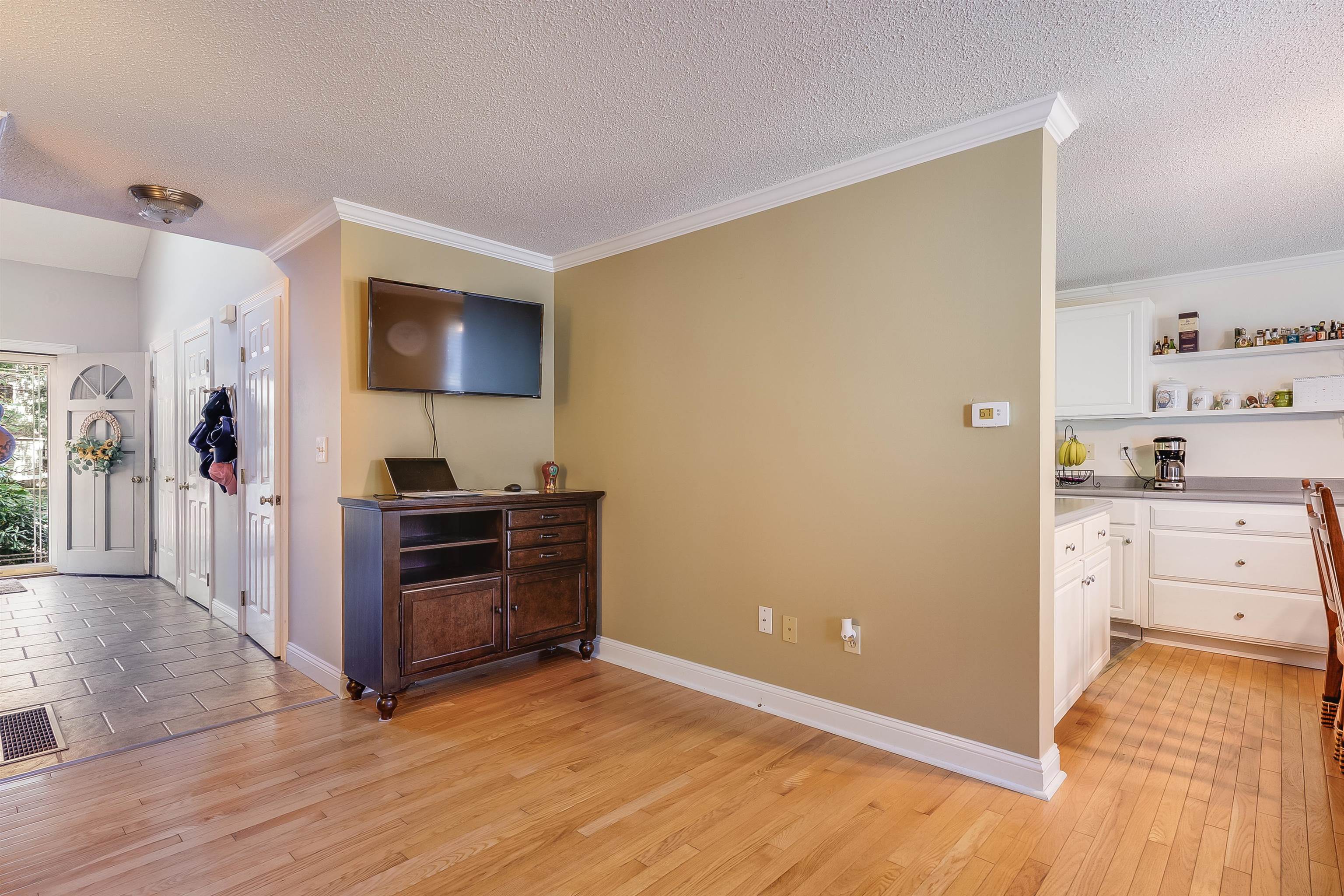 84 Branch Turnpike, Unit 44 Concord, NH 03301 - Photo 3 of 23