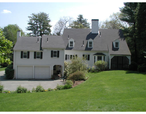 71-65 Hundreds Road Wellesley, MA 02481 - Photo 2 of 7