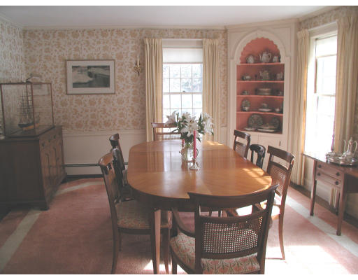 71-65 Hundreds Road Wellesley, MA 02481 - Photo 6 of 7