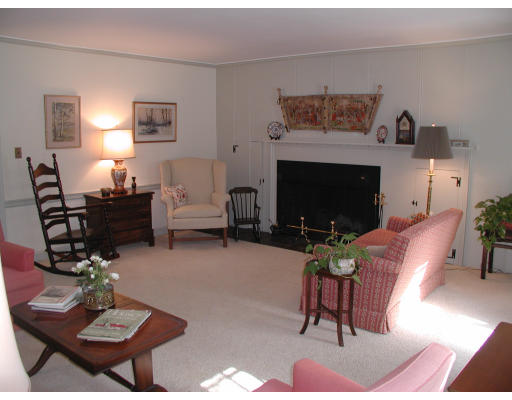71-65 Hundreds Road Wellesley, MA 02481 - Photo 7 of 7