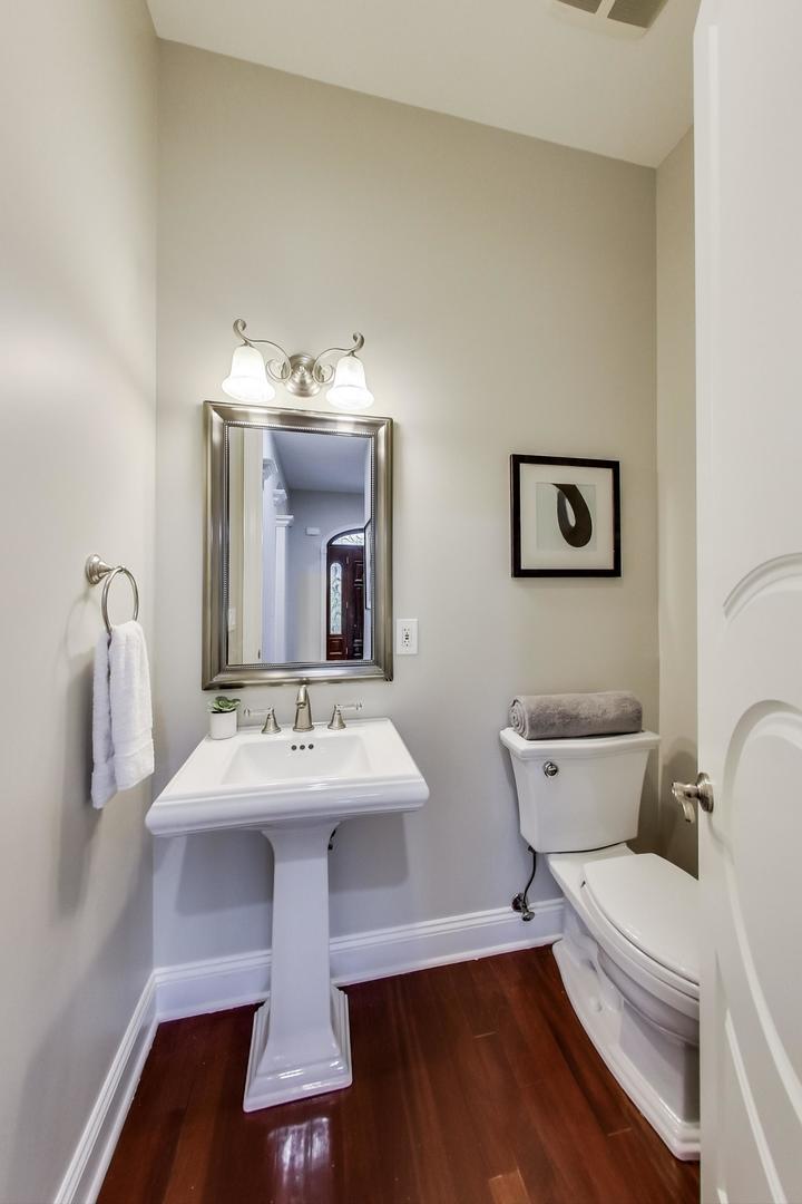 945 Hunter Road Glenview, IL 60025 - Photo 14 of 44 Gallery Image 14