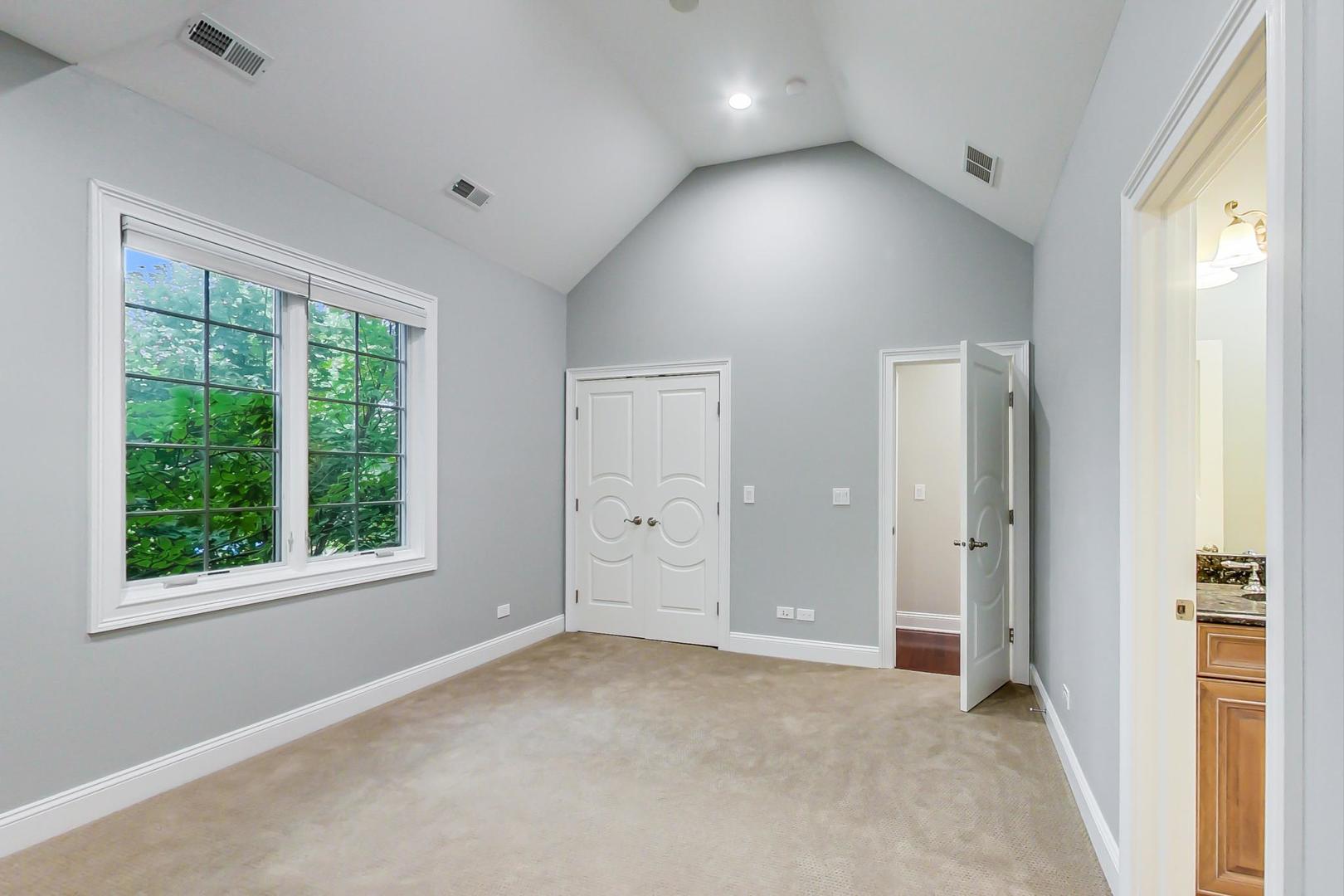 945 Hunter Road Glenview, IL 60025 - Photo 22 of 44 Gallery Image 22