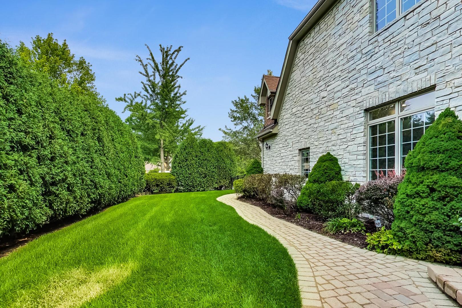 945 Hunter Road Glenview, IL 60025 - Photo 40 of 44 Gallery Image 40