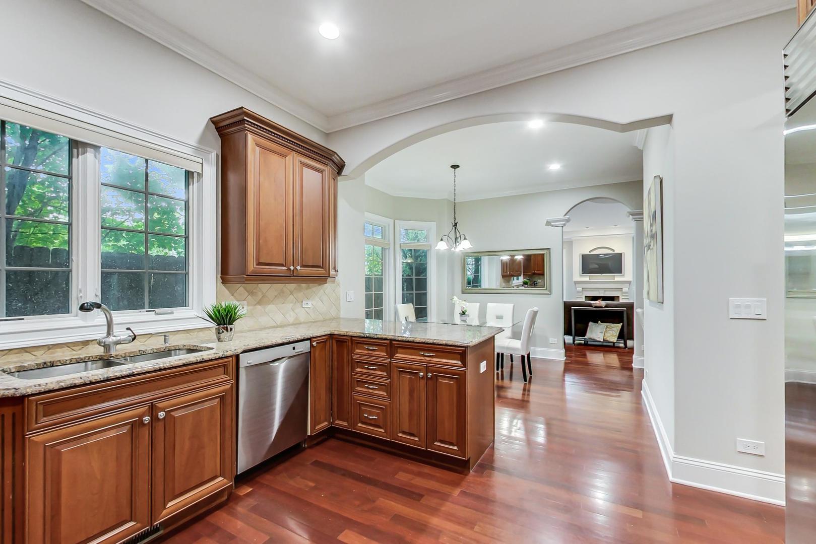 945 Hunter Road Glenview, IL 60025 - Photo 8 of 44 Gallery Image 8