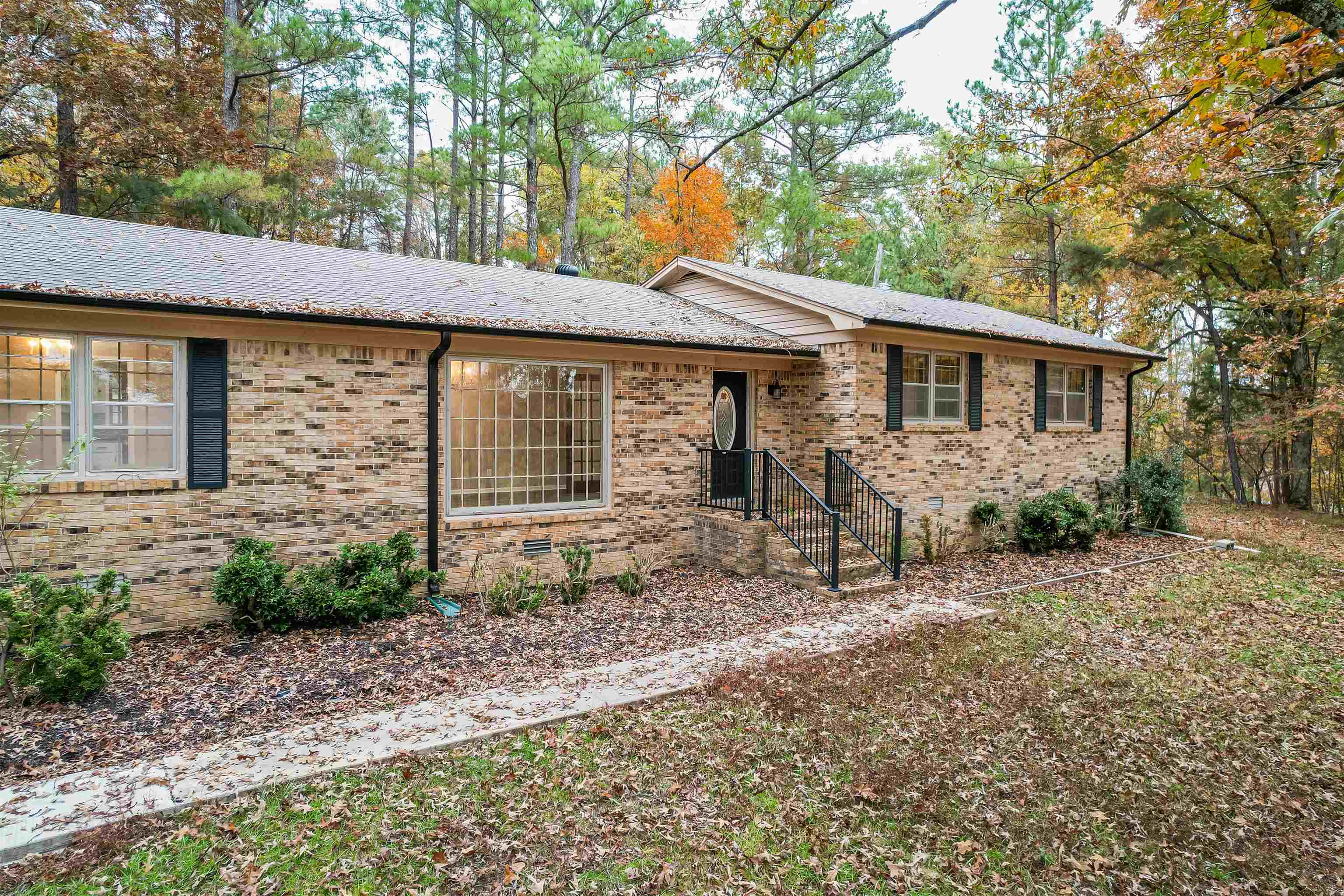 567 South 6th Street Selmer, TN 38375 - Photo 7 of 31 Ranch-style house with brick siding and crawl space