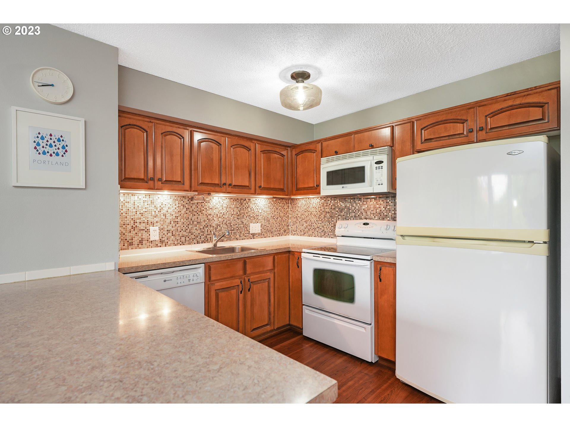 2020 Southwest Main Street, Unit 404 Portland, OR 97205 - Photo 9 of 26 Gallery Image 9