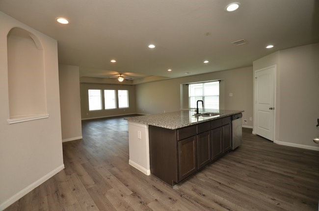 5626 Brooklyn Rose Drive Rosharon, TX 77583 - Photo 15 of 50 Gallery Image 15