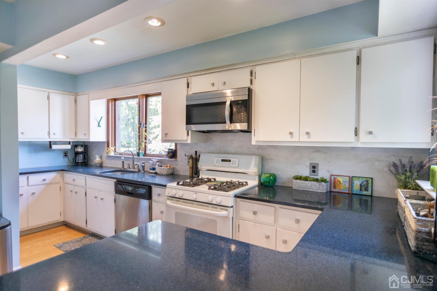 771 Ravine Road Plainfield, NJ 07060 - Photo 11 of 25 Gallery Image 11