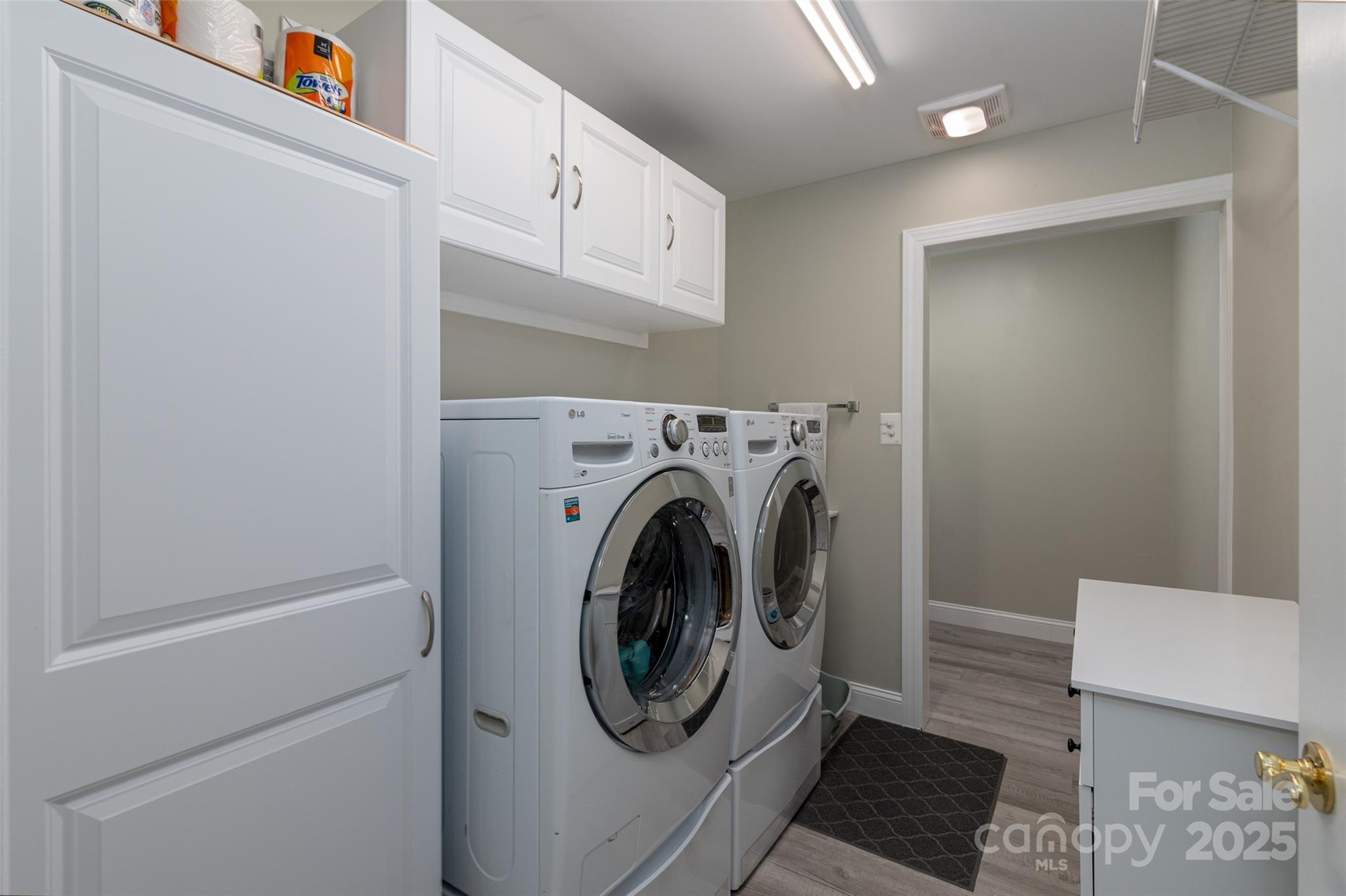 874 Ledgestone Court Tega Cay, SC 29708 - Photo 26 of 38 a utility room with dryer and washer