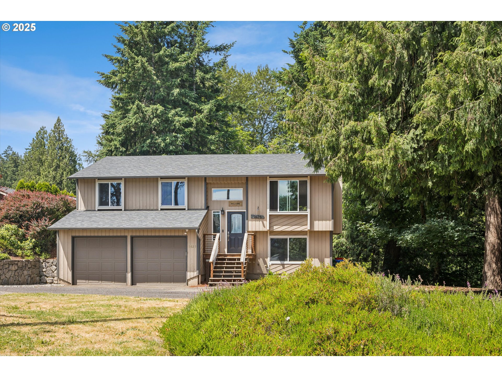 1625 Southeast Regner Road Gresham, OR 97080 - Photo 2 of 31 Driveway