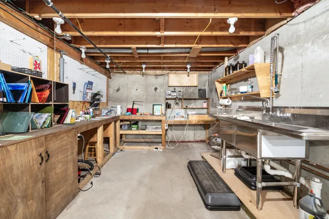 $349,000 | 20 Thompson Road, Veazie, ME 04401