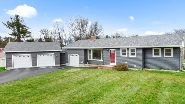 $349,000 | 20 Thompson Road, Veazie, ME 04401