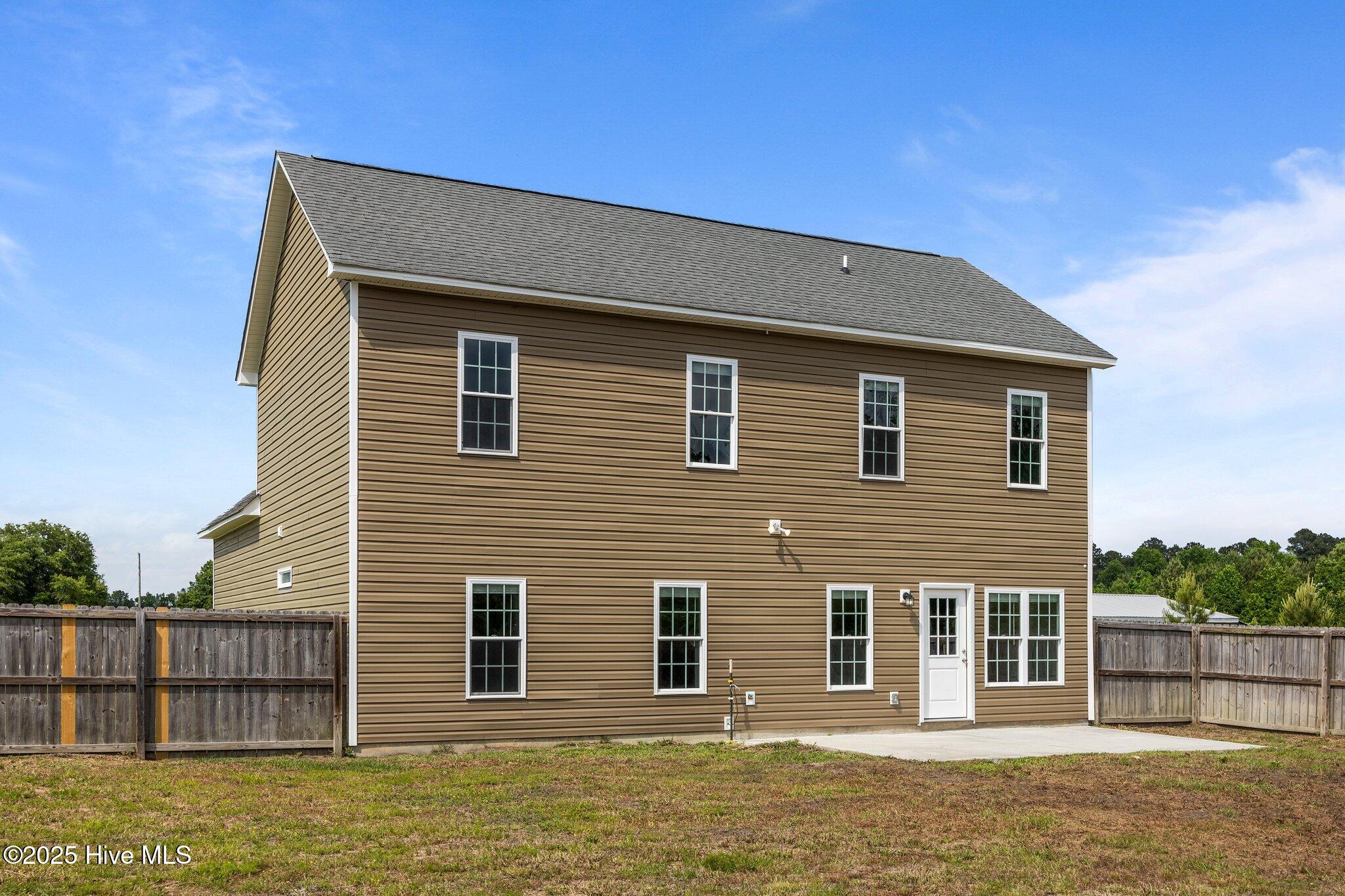 305 Spring Maple Way Richlands, NC 28574 - Photo 19 of 52 48-web-or-mls-IMG_9134