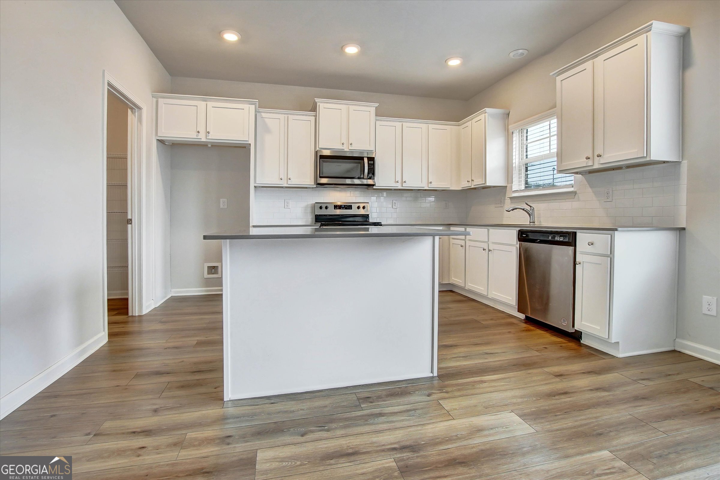 417 Sawmill Trace Hampton, GA 30228 - Photo 7 of 34