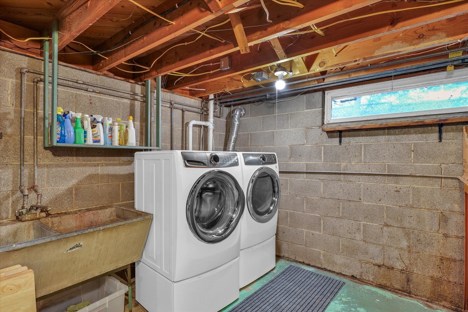 1505 Alma Drive Champaign, IL 61820 - Photo 40 of 50 a utility room with dryer and washer