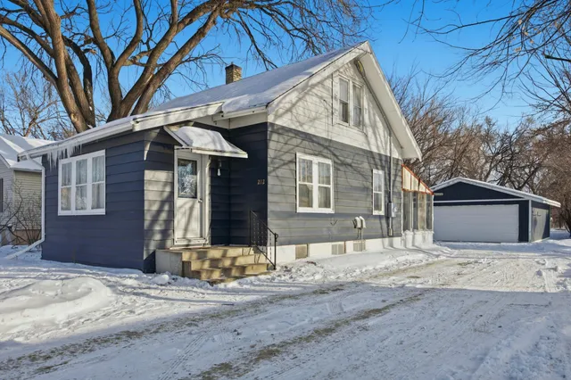 $175,000 | 212 10th Street North, Moorhead, MN 56560