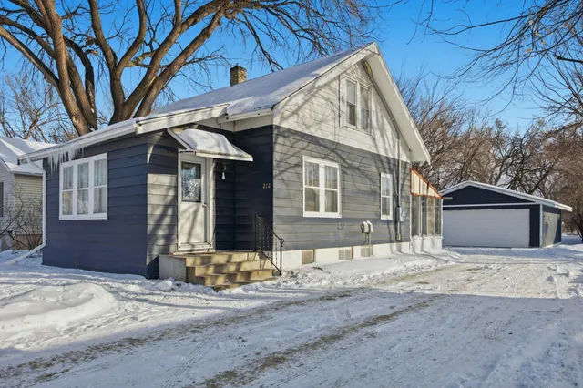 $175,000 | 212 10th Street North, Moorhead, MN 56560