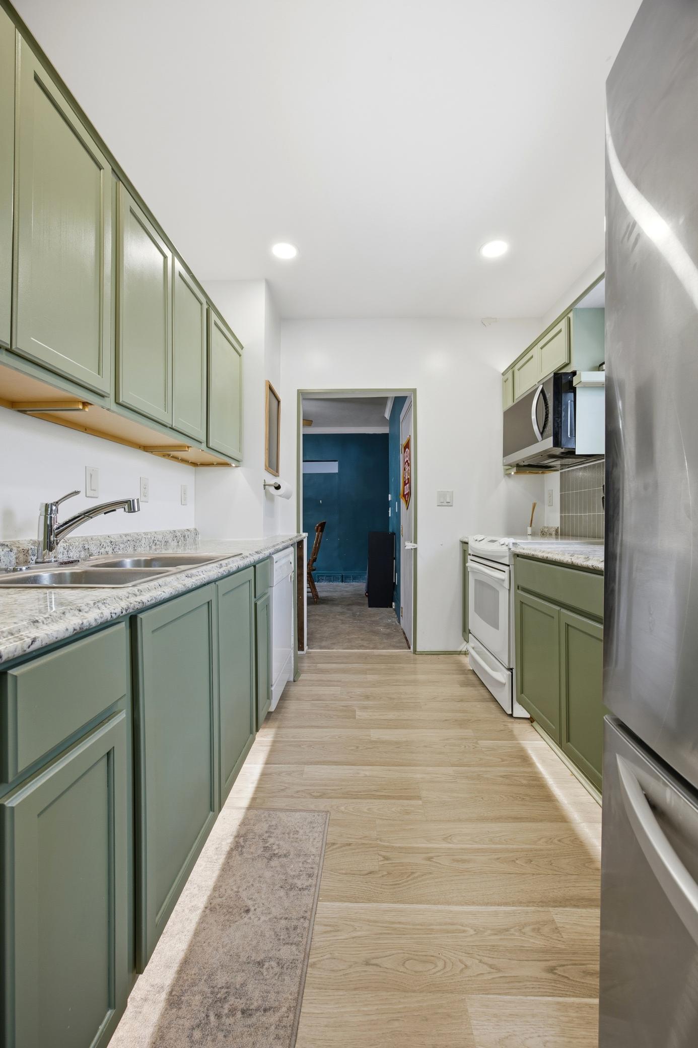 212 10th Street North Moorhead, MN 56560 - Photo 10 of 25