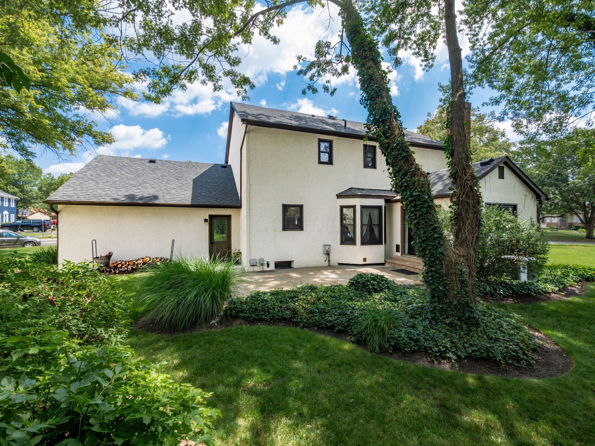 7467 Saunderlane Road Columbus, OH 43235 - Photo 39 of 41 038_ Rd Columbus OH 43235 USA