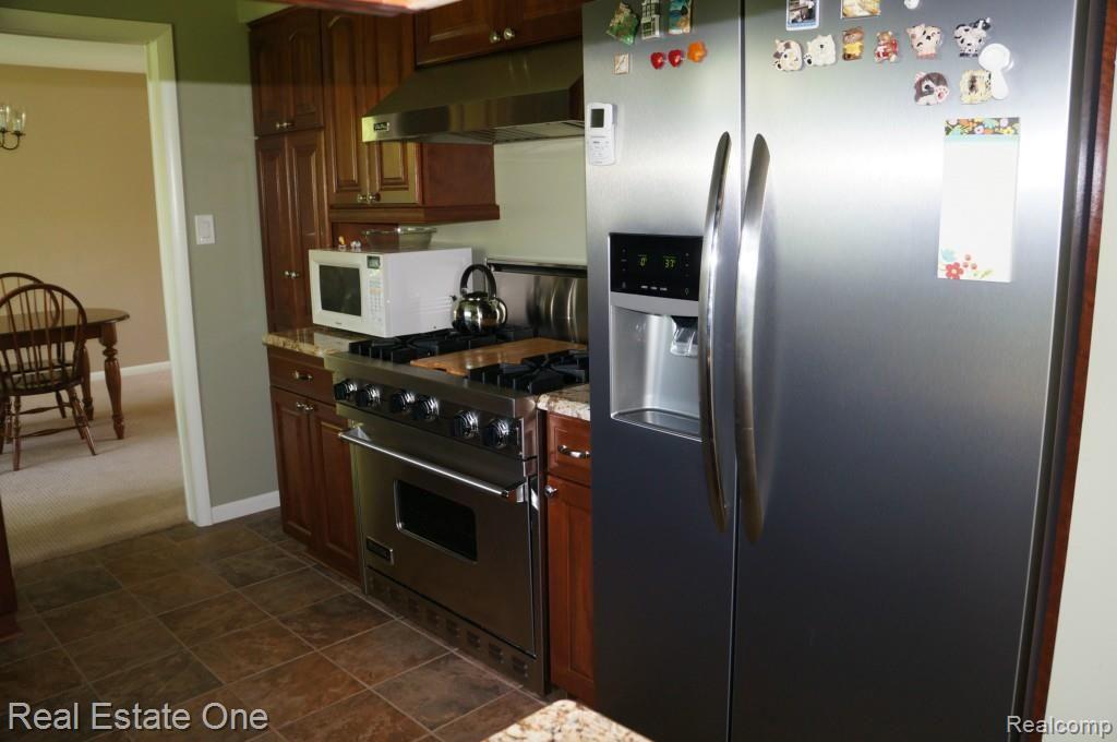 5731 Burnham Road Bloomfield Hills, MI 48302 - Photo 9 of 14 DSC02385.jpg