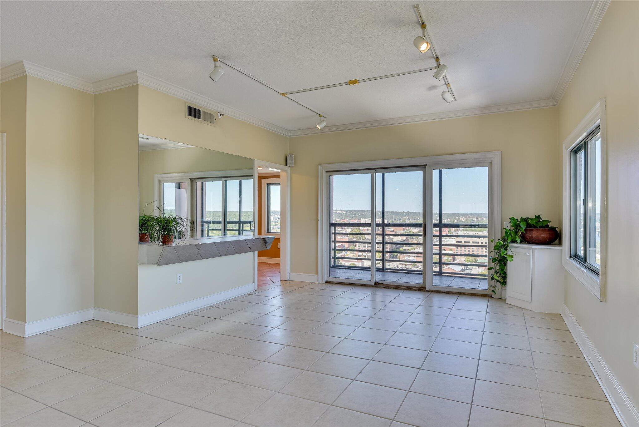 1 7th Street, Unit 1602 Augusta, GA 30901 - Photo 15 of 61 Dinning Area