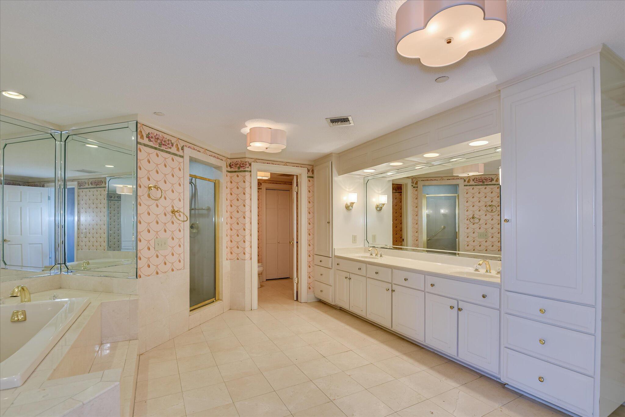 1 7th Street, Unit 1602 Augusta, GA 30901 - Photo 21 of 61 Owners Bath