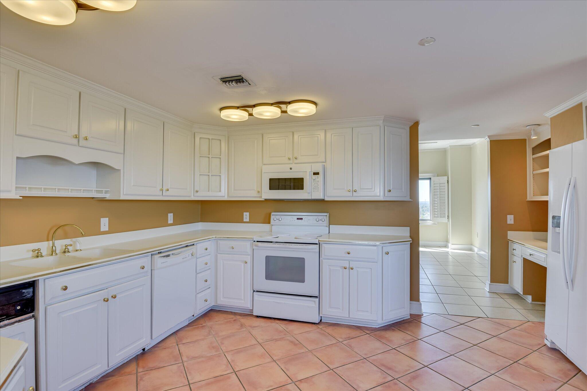 1 7th Street, Unit 1602 Augusta, GA 30901 - Photo 24 of 64 Kitchen