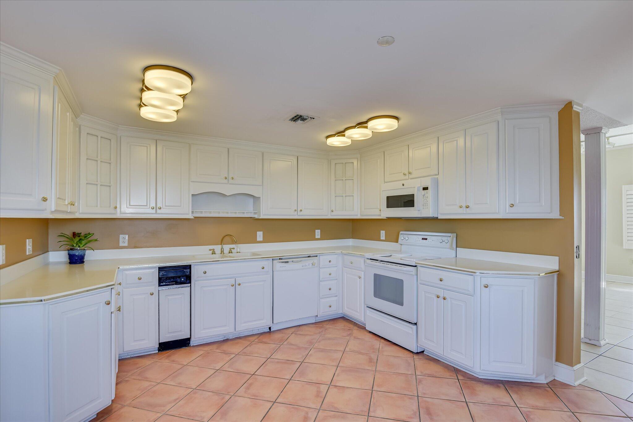 1 7th Street, Unit 1602 Augusta, GA 30901 - Photo 25 of 64 Kitchen