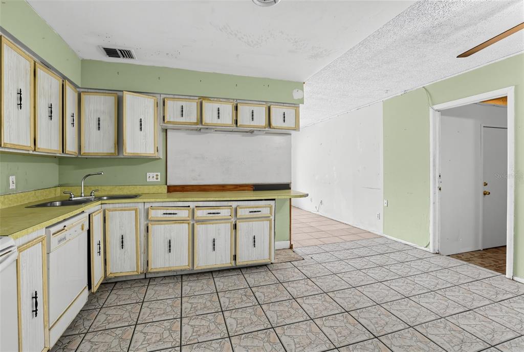 4409 Watch Hill Road Orlando, FL 32808 - Photo 15 of 22 Gallery Image 15
