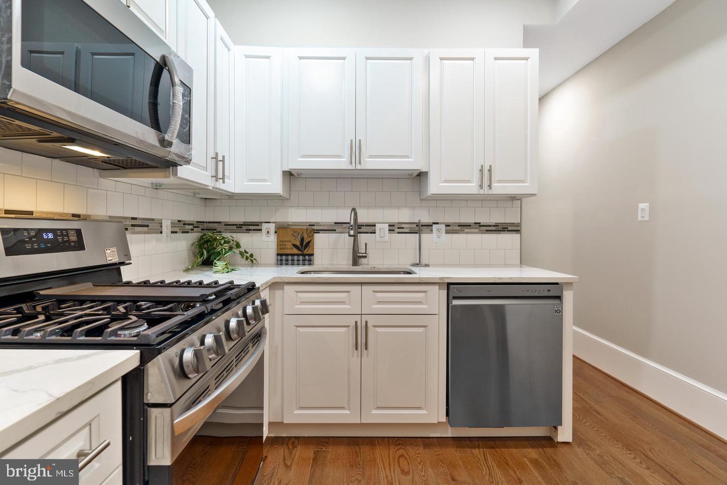 38 Rhode Island Avenue Northeast Washington, DC 20002 - Photo 8 of 42