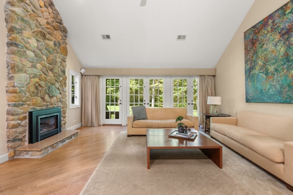 24 Trailside Road Weston, MA 02493 - Photo 17 of 31
