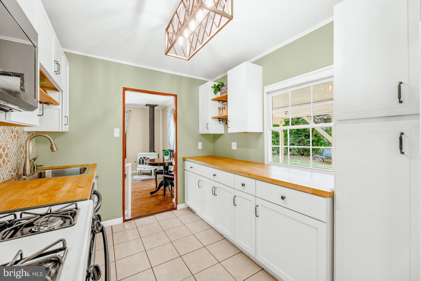 221 Devon Road Fairless Hills, PA 19030 - Photo 9 of 23 Gallery Image 9