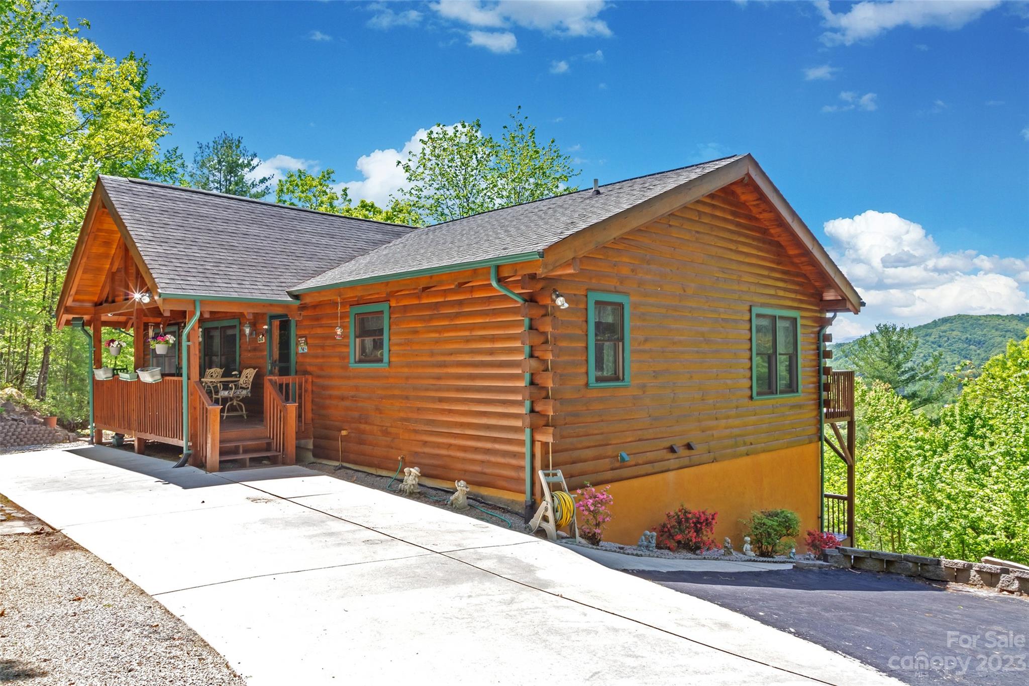 928 Deer Ridge Trail Marion, NC 28752 - Photo 2 of 37 Gallery Image 2