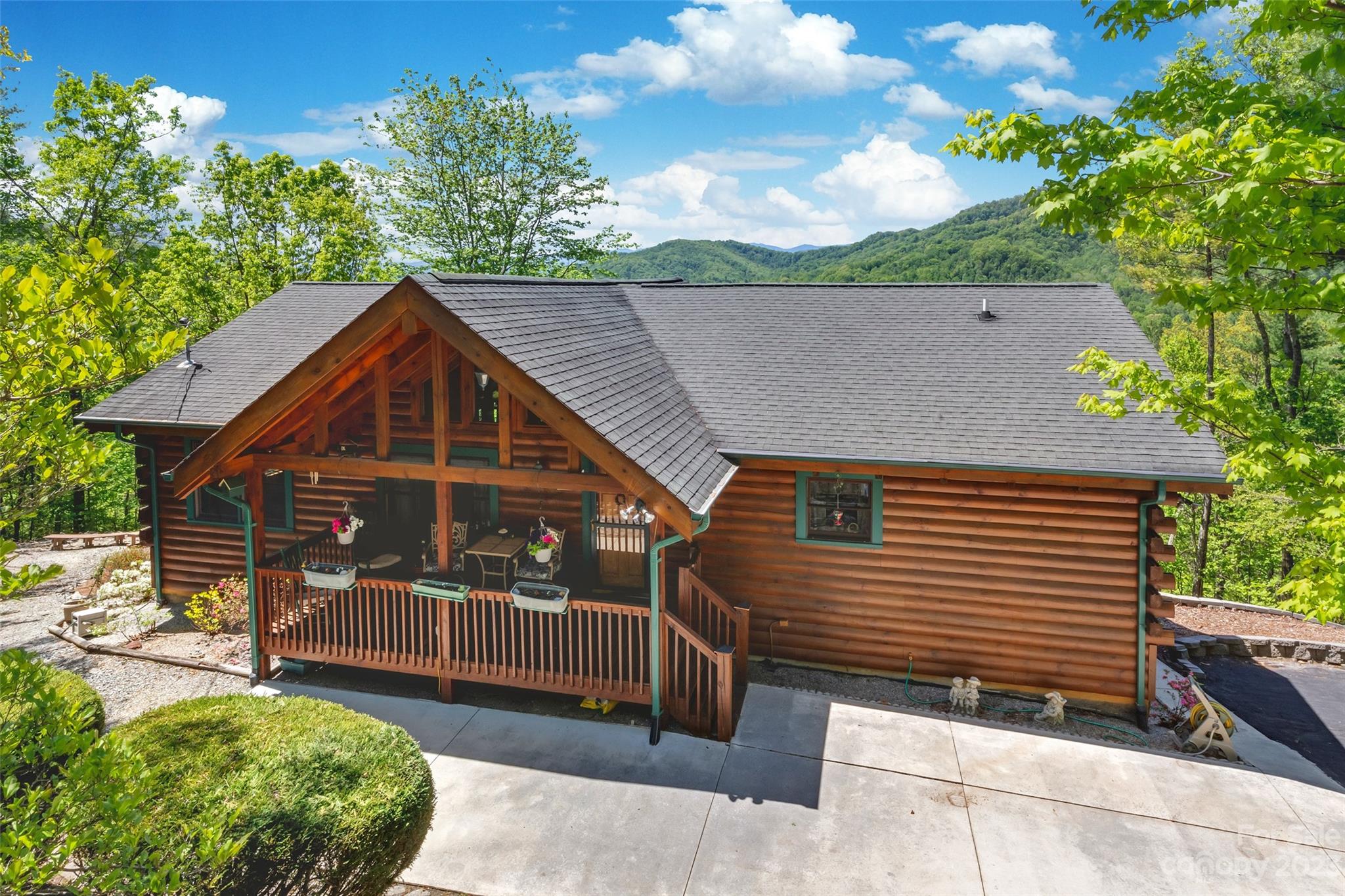 928 Deer Ridge Trail Marion, NC 28752 - Photo 6 of 37 Gallery Image 6