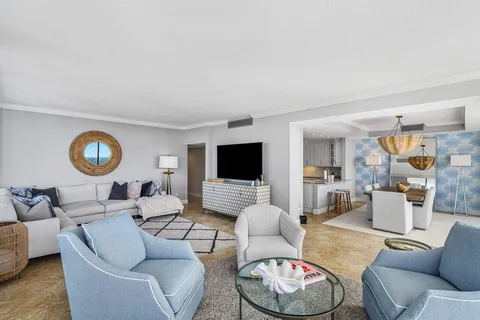 $1,200,000 | 108 Lakeshore Drive, Unit 38PH, North Palm Beach, FL 33408