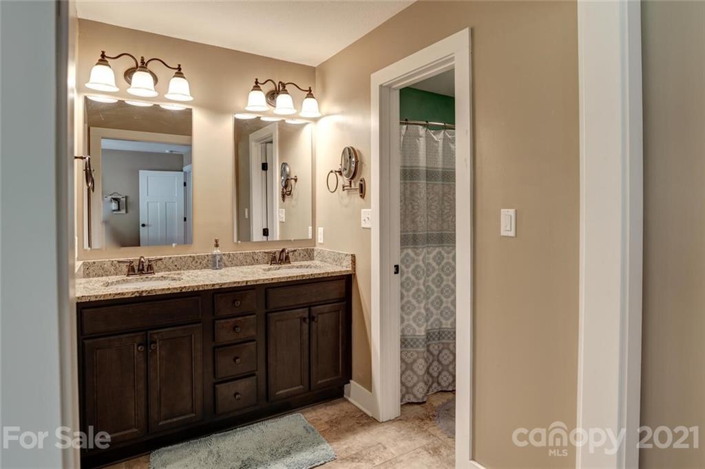 993 Bee Tree Road Swannanoa, NC 28778 - Photo 16 of 35 Gallery Image 16