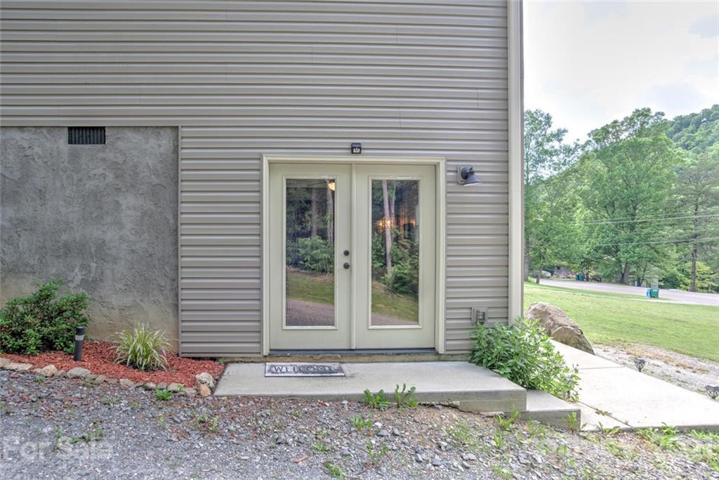 993 Bee Tree Road Swannanoa, NC 28778 - Photo 25 of 35 Gallery Image 25